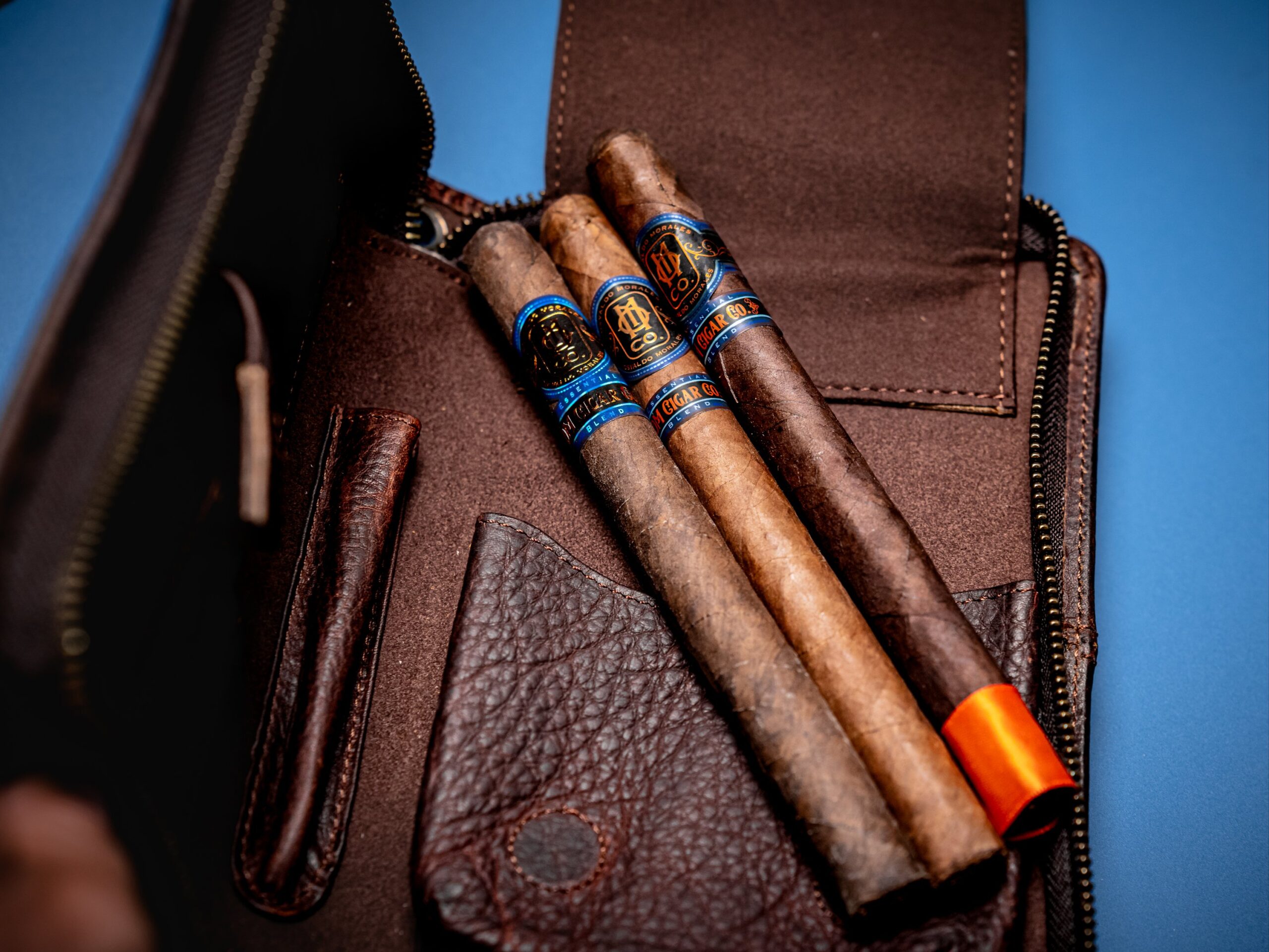 O.M Cigar Leather Cigar Case | Accessory presentation O.M Cigar Leather Cigar Case detail image connected to cigar preparation