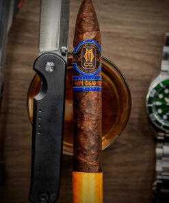 Essential Blend No. 1 cigar shown in an O.M. Cigars image