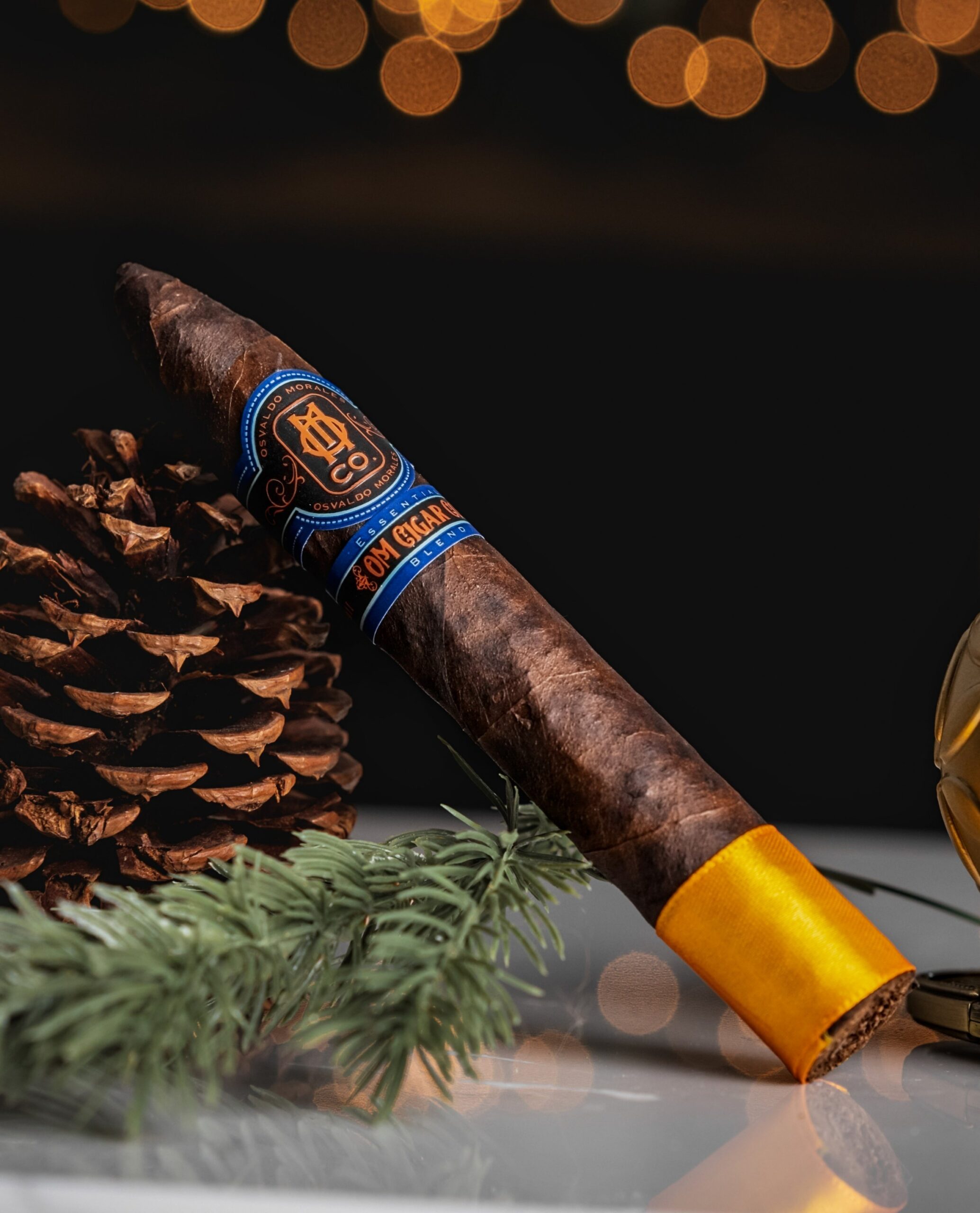 Essential Blend No. 1 cigar | Comparison view Essential Blend No. 1 cigar visual for cigar comparison at O.M. Cigars