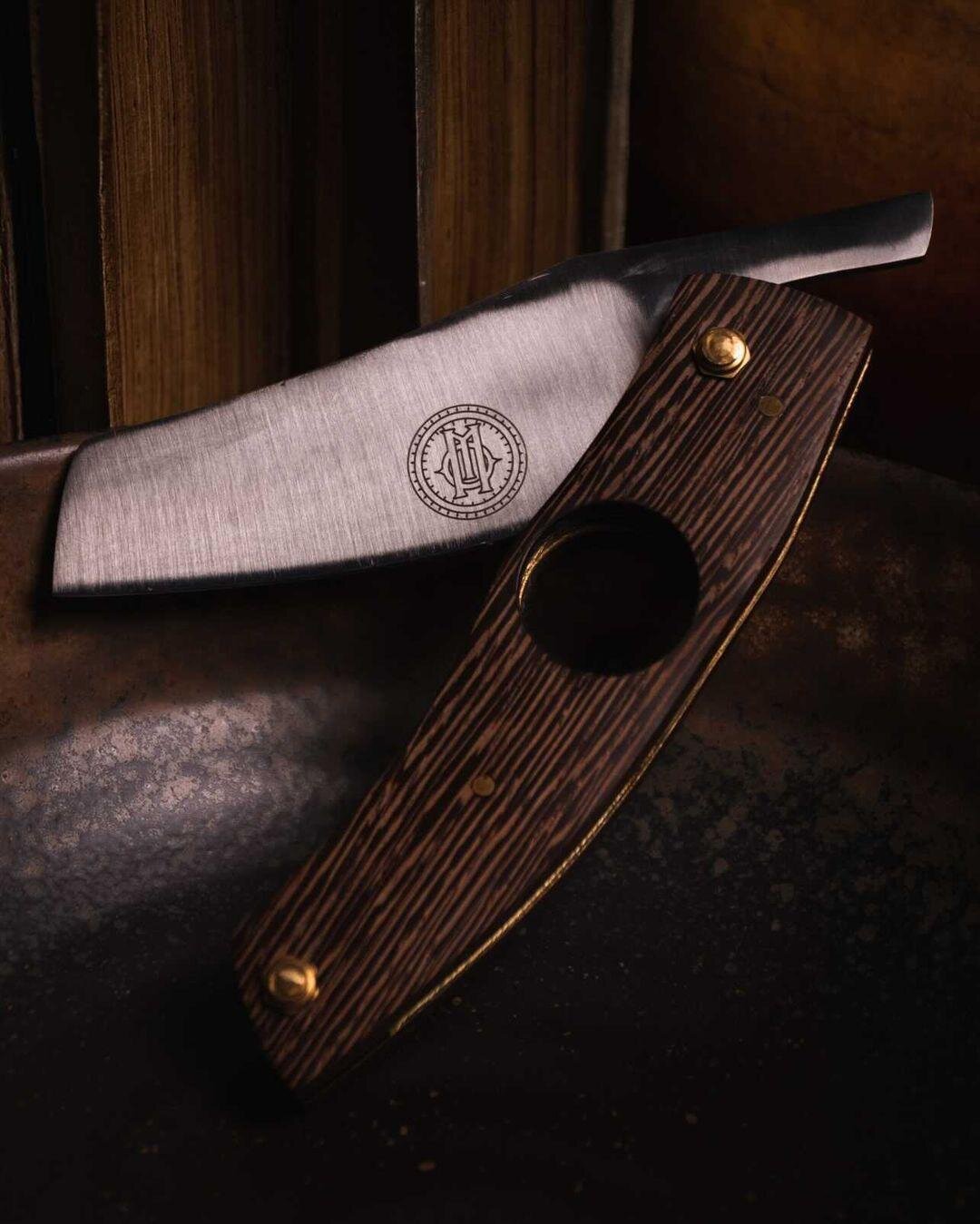 104 IMG 20201217 025041 526 image aligned with the O.M. cigars selection