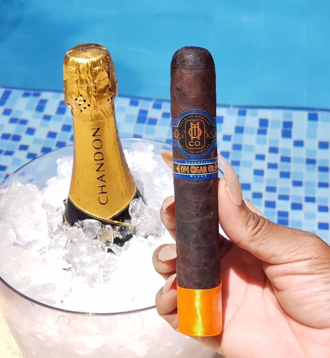 163 cigarladybrasil 20210216 051305 shown in an O.M. Cigars image
