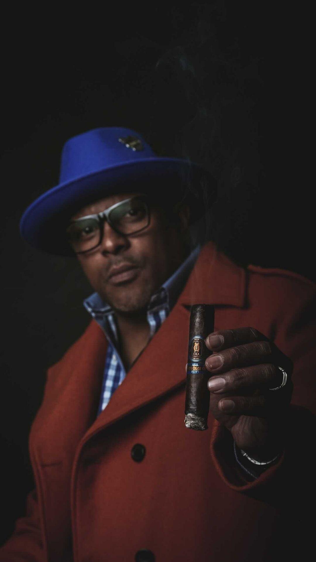 172 IMG 20210205 041351 873 image aligned with the O.M. cigars selection