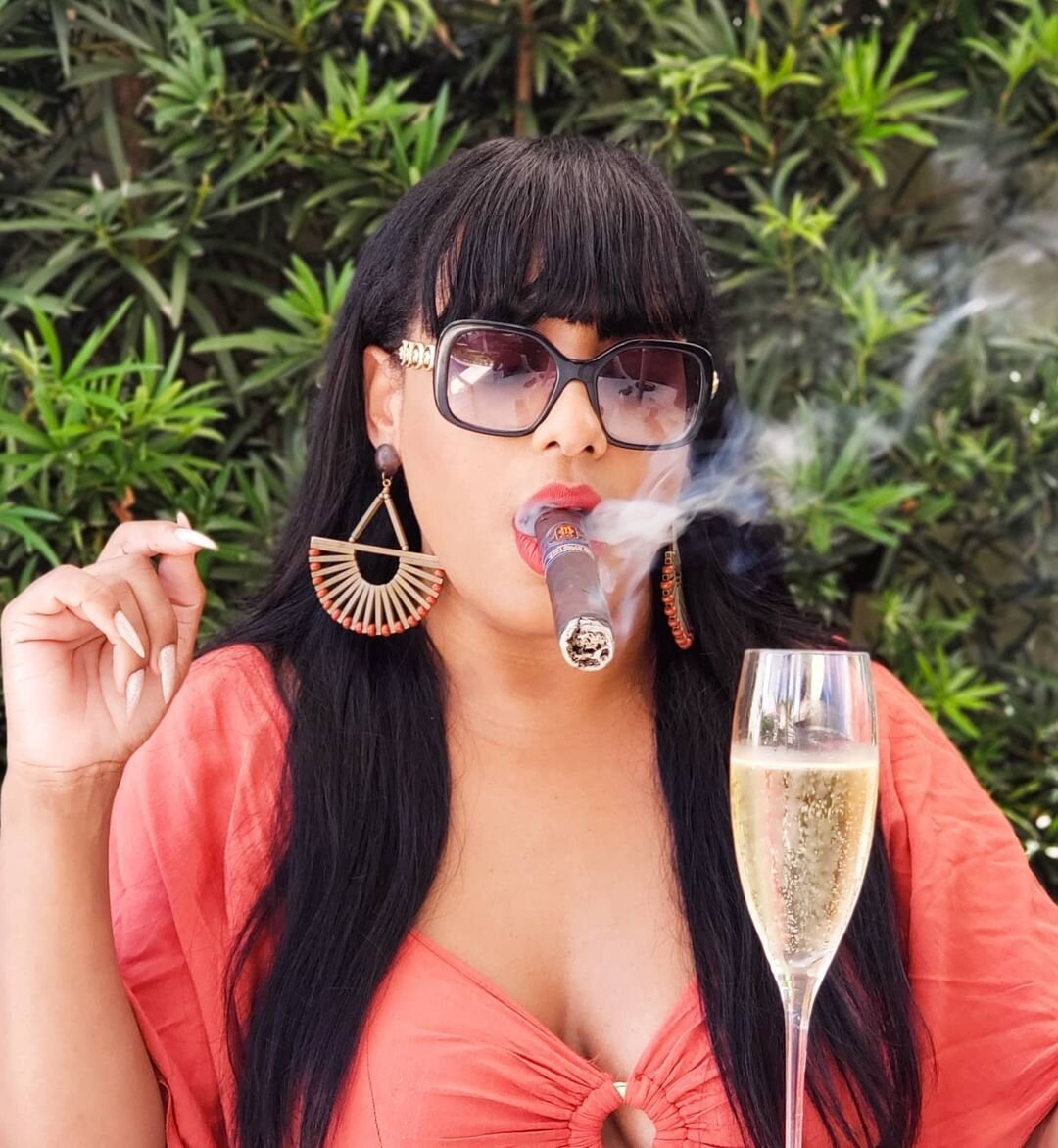 182 cigarladybrasil 20210216 051211 image supporting cigar choice and fit