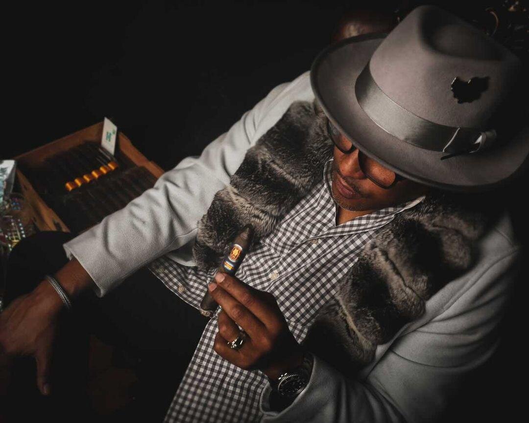 184 IMG 20210205 041446 382 image aligned with the O.M. cigars selection