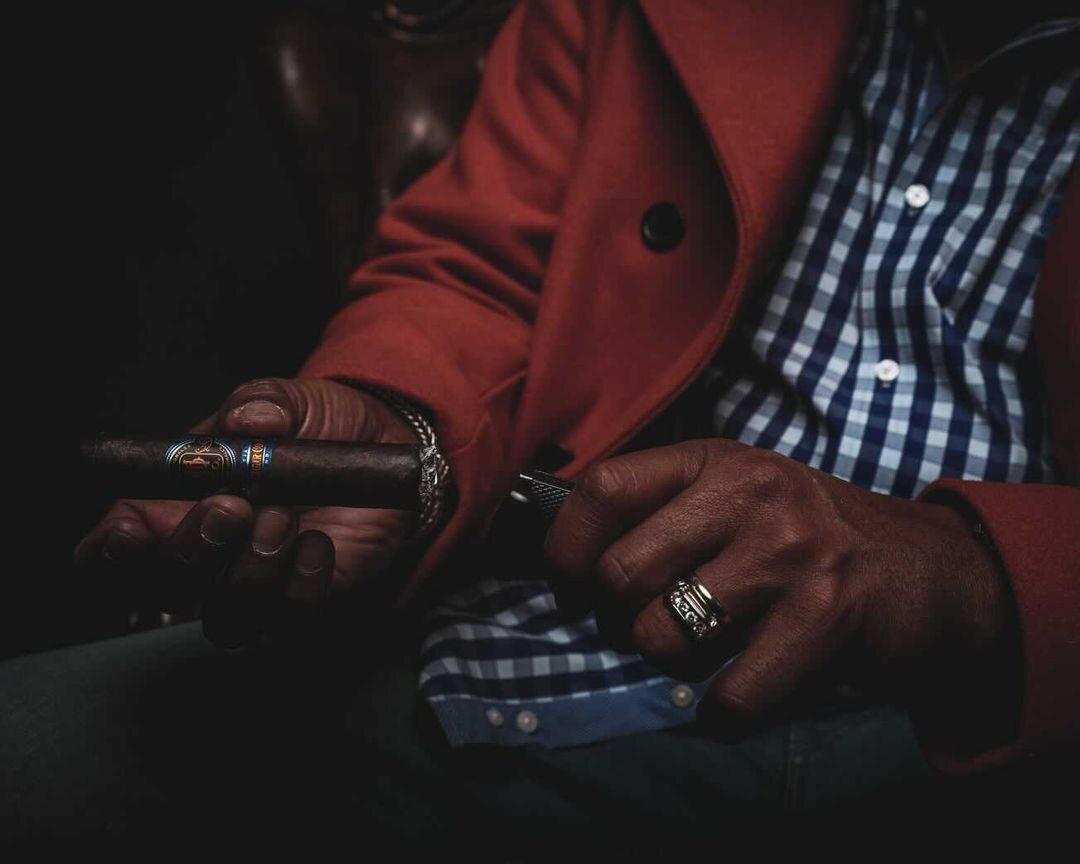 227 IMG 20210205 041429 252 image aligned with the O.M. cigars selection
