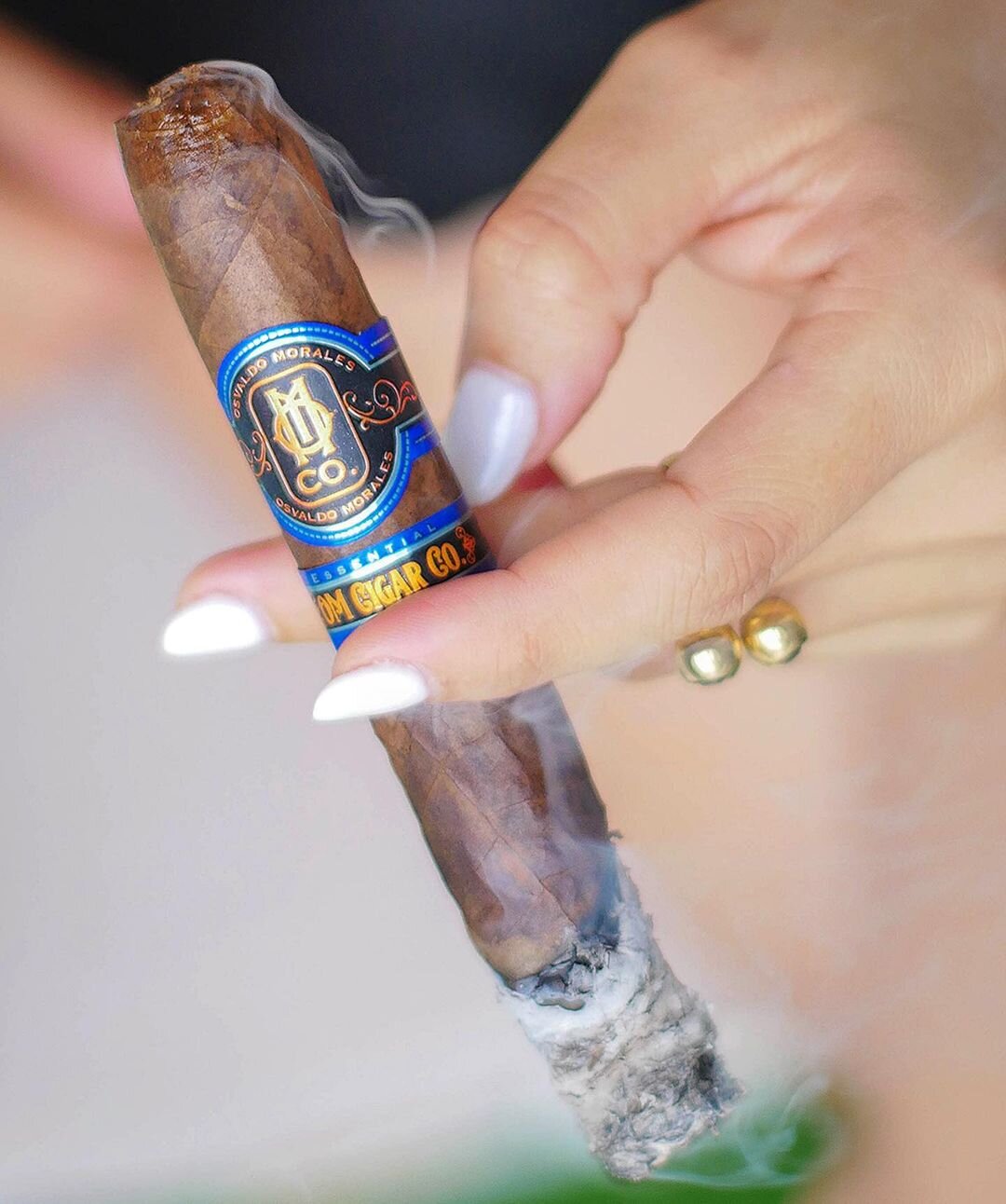 237 1624813405029 image supporting cigar choice and fit