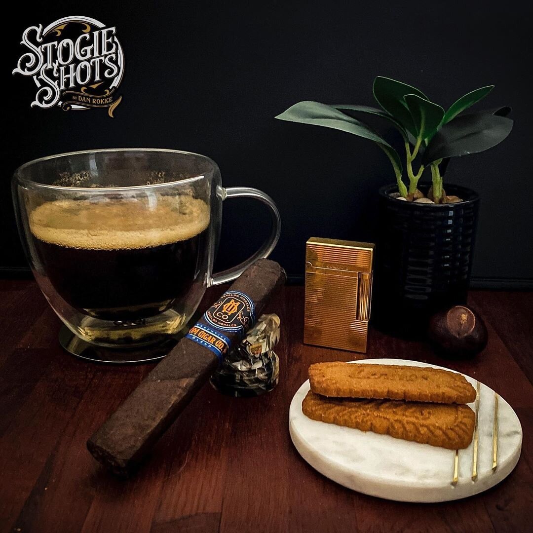 Essential Blend No. 5 tasting notes visual for cigar mood and setting