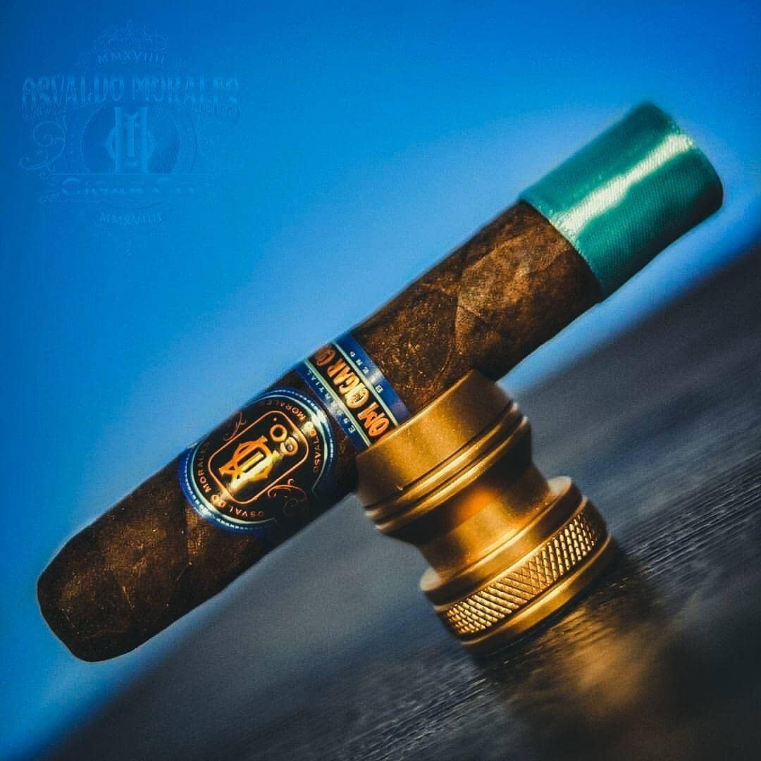Essential Blend No. 2 tasting notes image supporting cigar choice and fit