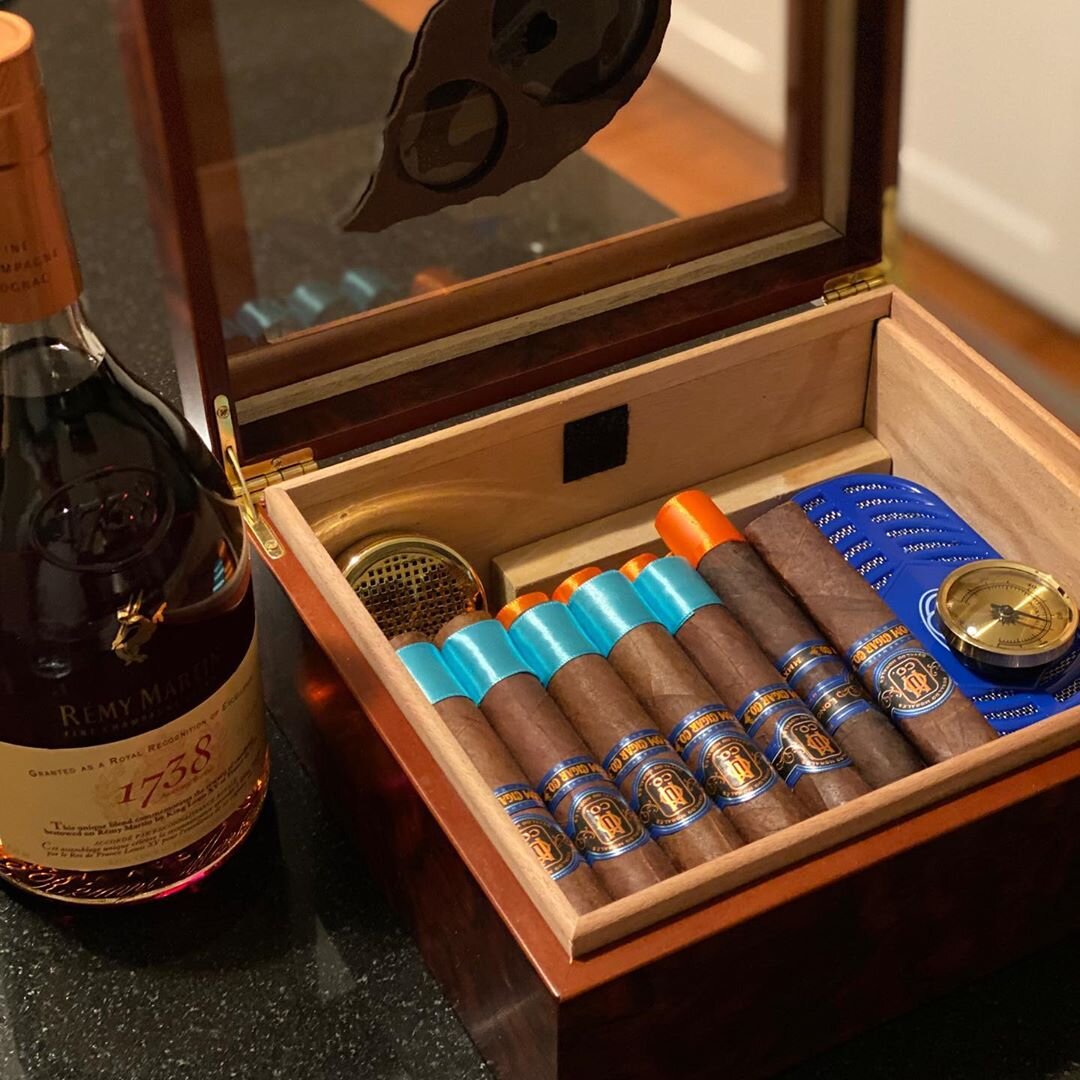 50 OM+CIGARS+ESSENTIAL+BLEND+PROJECT+ image supporting cigar choice and fit