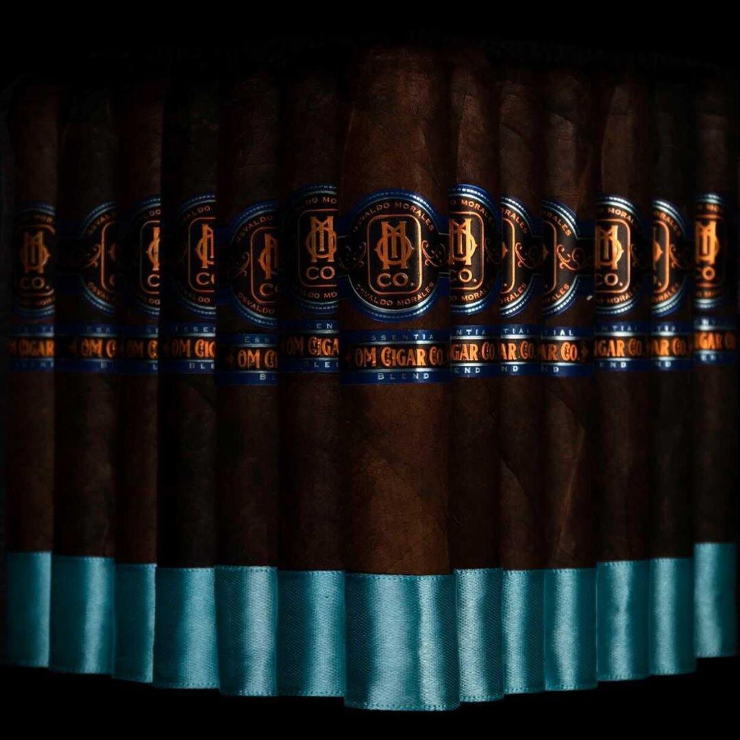 Essential Blend No. 2 cigar | First-order comparison Essential Blend No. 2 cigar image highlighting a practical first cigar selection