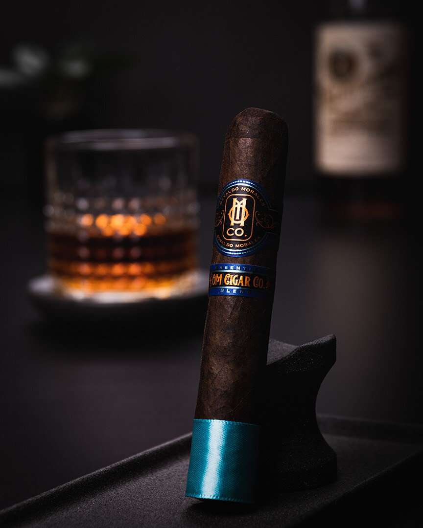Essential Blend No. 2 cigar | First-order comparison Essential Blend No. 2 cigar image highlighting a practical first cigar selection